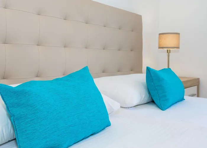 Golden - Pinos Коста-Тегисе